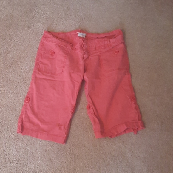 Roll-up capris - Picture 1 of 7